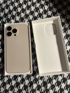 iPhone 16 Pro Max 256GB デザートゴールド