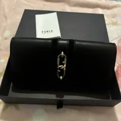 m様専用！！新品・未使用　FURLA 二つ折り財布 黒 レザー
