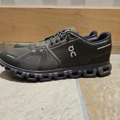 On スニーカー