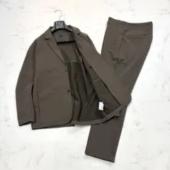 ブラウンスーツ