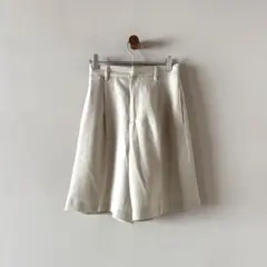 LOWRYS FARM アイボリー タック入り ショートパンツ