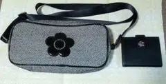 MARY QUANT ショルダーバッグ フラワーモチーフと財布のセット