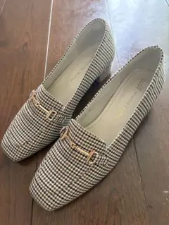 【WAオリエンタルトラフィック】 チェック柄 ゴールド金具 低ヒール　パンプス