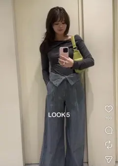 新品未使用　タグ付き　ASYMMETRY TWIST NECK トップスのサムネイル