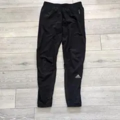 adidas AEROREADY ブラックジャージパンツ