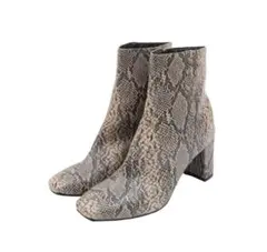 ショートブーツ　ユアーズ