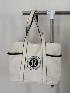 lululemon トートバッグ20Lのサムネイル