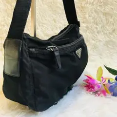 【美品】プラダ ショルダーバッグ 黒 三角ロゴ ナイロン カメラバッグ
