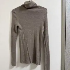 ユニクロ　Lサイズ　メリノリブタートルネックセーター　ベージュ