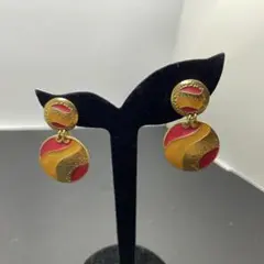 044 金属　カラフルな波模様のイヤリング