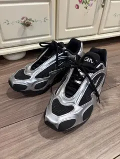 箱有☆Nike Air Max Muse SEブラウン/ブラック スニーカー - メルカリ
