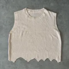 ニットベスト スカラップ裾 ショート丈 ワッフル編み ライトベージュのサムネイル