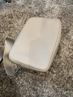 ライトグレー ショルダーバッグ 合成皮革