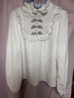 ブラウス フリル 白