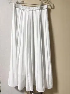 ホワイト シフォン プリーツスカート　ユニクロ