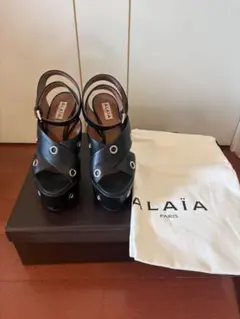 BOX有 キズ有 ALAIA レザーサンダルのサムネイル