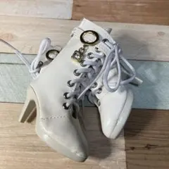 Item thumbnail for item 3d6a673c-38bc-4d05-a51e-79c4c1b21ba9