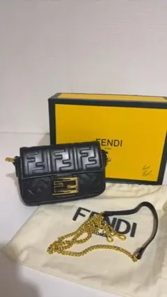 極美品 FENDI フェンディ バゲット チェーンショルダーバッグのサムネイル