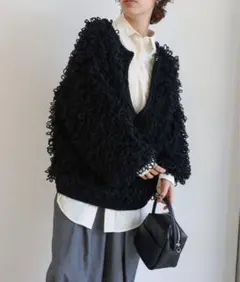 キーネック ニット