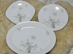 ロイヤルドルトンお皿3枚セットのサムネイル