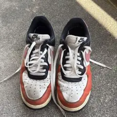 NIKE AIR FORCE 1 スニーカー