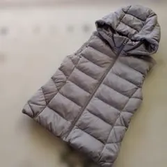ユニクロフード付きダウンベスト　レディースM
