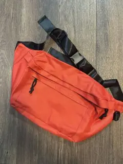 ナイロン製 オレンジレッド ボディバッグ メンズ