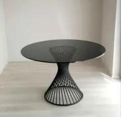 カリガリス ダイニングテーブル