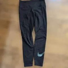 Nike 黒 レギンス ロゴ入り