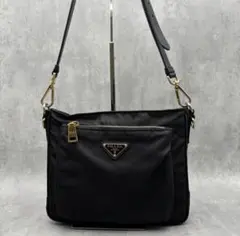 プラダ　ショルダーバッグ　三角ロゴ　ゴールド金具　サフィアーノレザー　ブラック