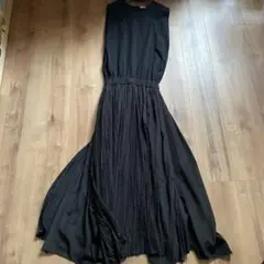 未使用に近い　エミアトリエ　定価¥2万5300円　ロングワンピース　ドッキングのサムネイル