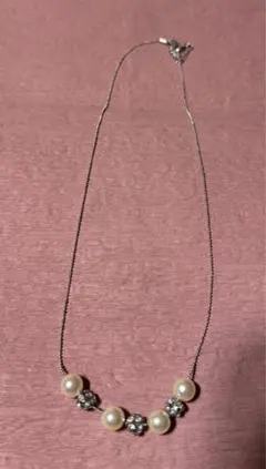 パールとクリスタルのネックレス