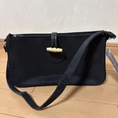 新品　未使用　黒いナイロンバッグ