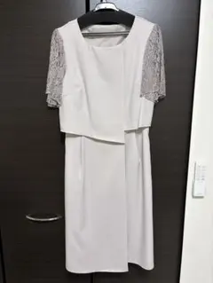 レース袖ライトベージュパーティードレス