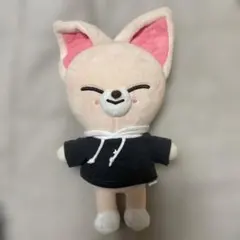 Straykids スキズ TOY WORLDフォクシニー抱きぬいぐるみ - メルカリ