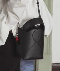 donoban ハートカットバッグ　黒　美品　ショルダーバッグ