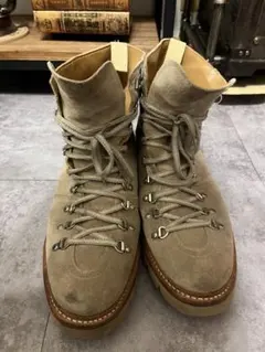 Item thumbnail for item 690f8a26-2ba2-48fa-8bb6-71164e8df77f