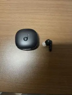 片耳のみとケース　Anker Soundcore Liberty4