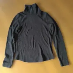 UNIQLO 黒 タートルネック 長袖