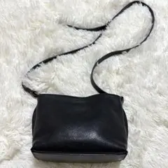 定価49,500イルビゾンテ　レザークロスボディバッグ ブラックのサムネイル