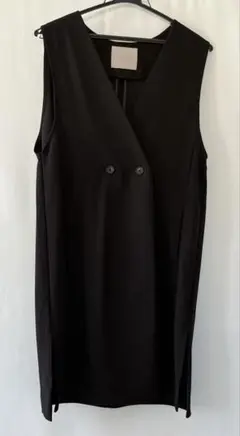 新品未使用★UNFILO アンフィーロ ジレ 黒 Sのサムネイル