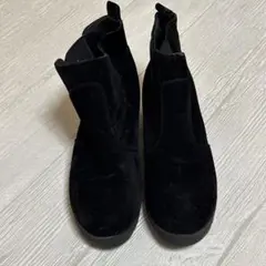 黒スエード サイドゴアブーツ 中ヒール