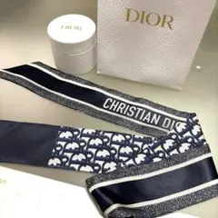 送料無料！ディオール　Christian Dior シルクスカーフ ネイビー