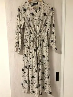 ナノユニバース　アイボリー・黒花柄 七分袖ワンピース