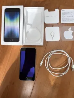 iPhone SE (第3世代) ホワイト 本体