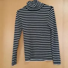 GU ボーダー ニットタートルネック