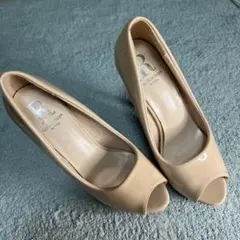 【セール中】Rechercher/ベージュ エナメル オープントゥ ハイヒール