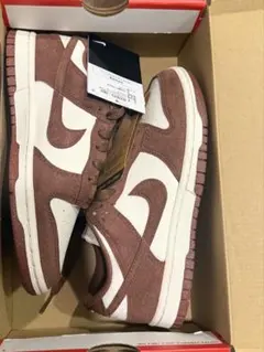 新品未使用　NIKE DUNK LOW HJ7673ブラウン スニーカー