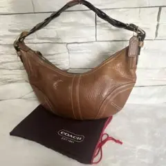 美品　コーチ　ホーボー　ワンショルダー　レザー バッグ　ハーフムーン