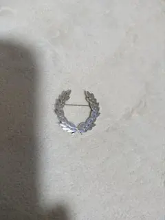 Fred Perry 　フレッドペリー　ブローチ　シルバー